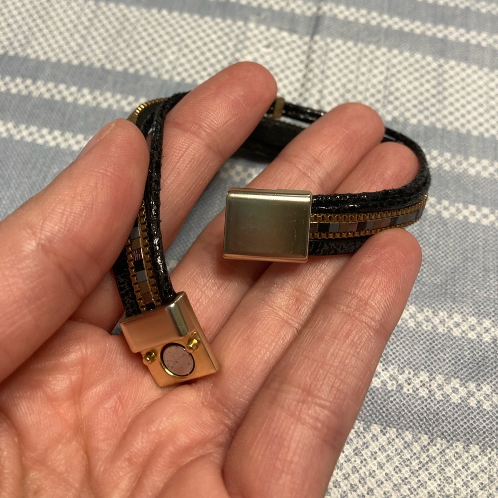 💛TODAY***$15***Vintage black and gold beaded, leather bracelet. - Picture 4 of 4